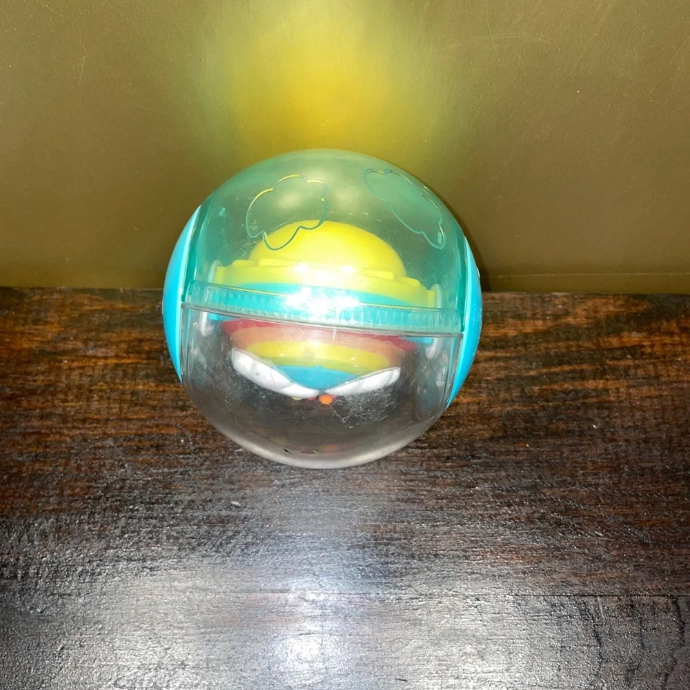 Fisher Price Hello Sunshine Sun Rainbow Sensory Rattle‎ Ball Toy